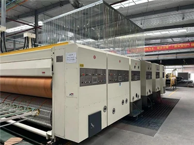 Cortador giratório enorme usado de 98" x 144" Dinglong 3 cores com seção de entalhe para venda